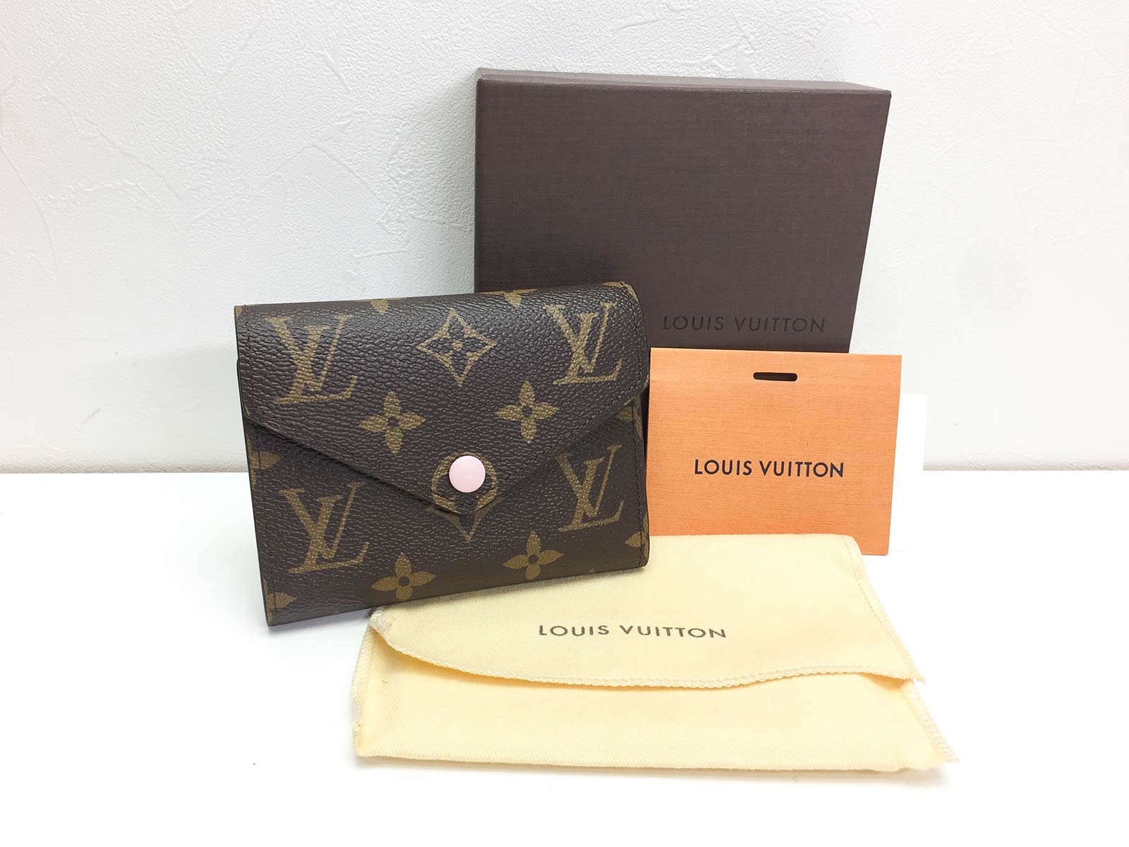 LOUIS VUITTON（ルイヴィトン）三つ折り財布 ポルトフォイユ ヴィクトリーヌ M62360 モノグラム | 金・ブランド買取の