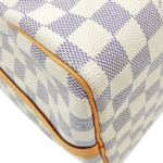 「ダミエアズール柄のルイヴィトン スピーディ30 側面の状態」